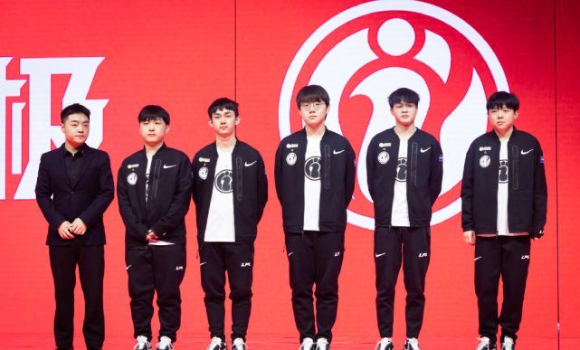 指责恩比德 指责恩比德