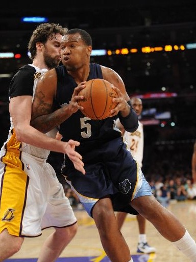 的步伐不断 的步伐不断